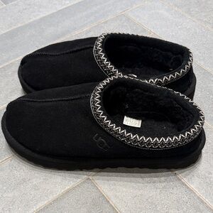 UGG talisman slippers Black Cozy Slip-On Mule Slippers with Contrast Trim